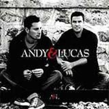 Album Con los pies en la tierra de Andy y Lucas